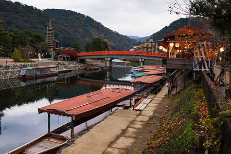 日本京都Uji河的木质旅游图片