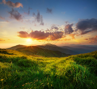 日出时的山谷自然夏季景观图片