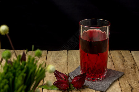 一杯冷玫瑰汁健康食图片