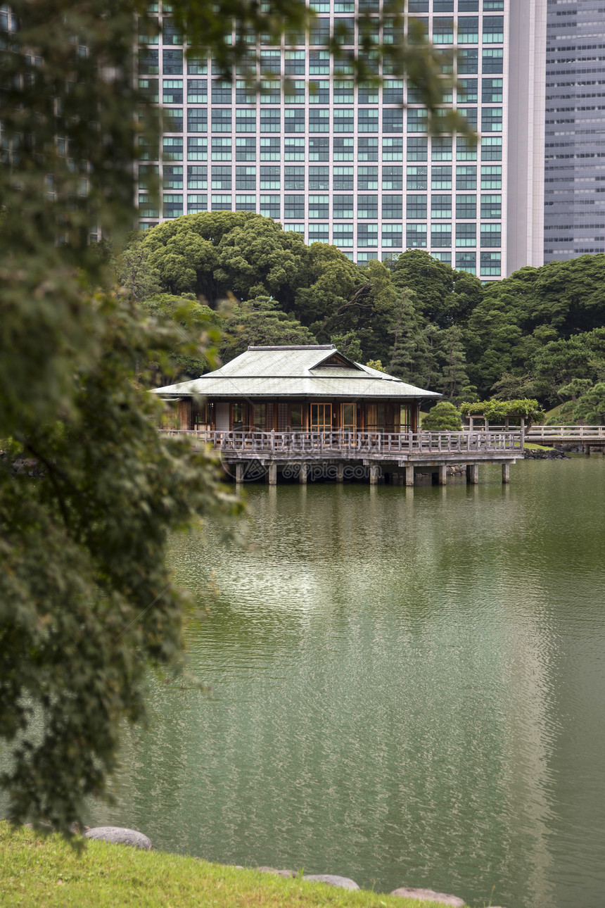 日本东京湖上的中岛茶馆图片