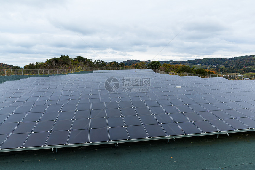太阳能电池板厂图片