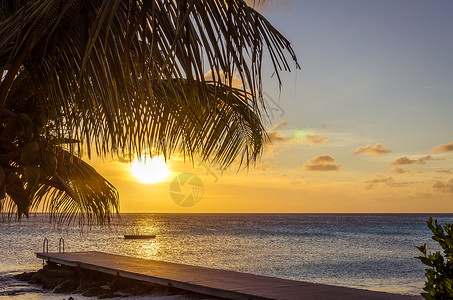 波多马里白沙滩日落图片
