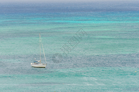 在阿鲁巴岛的蓝色海图片