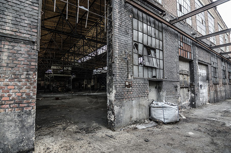 旧铸造厂的废弃建筑图片