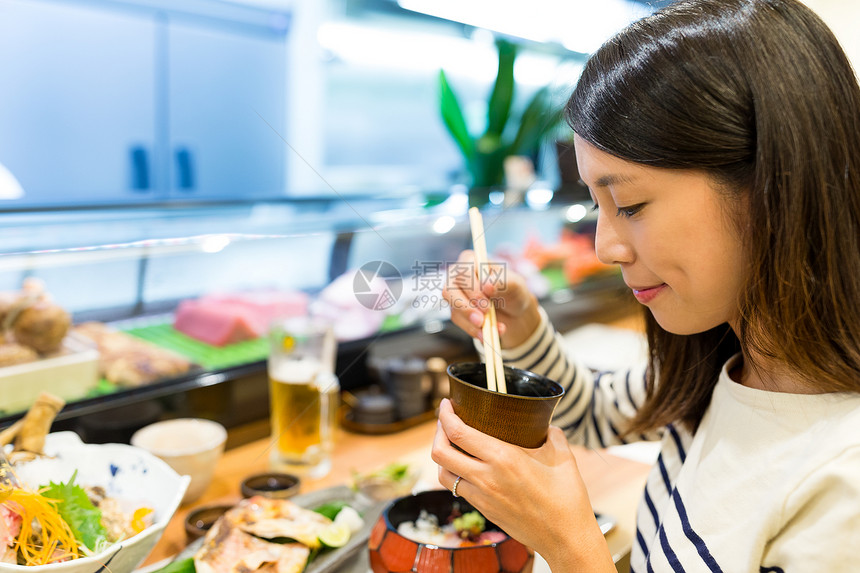 女人喜欢在日本图片