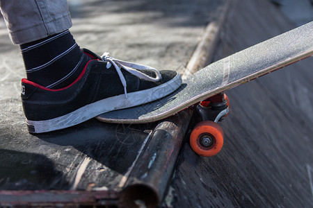 滑板练习自由式极端体育概念Skatebodrocking实图片