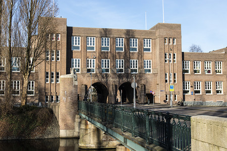 荷兰阿姆斯特丹南部一所高中阿姆斯特丹中学的门面背景图片