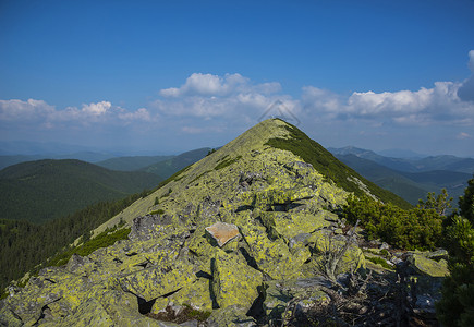 山坡陡峭的Gorgany山高度1665米它位于喀尔巴阡山脉自然公园内图片