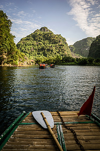 越南宁平省著名的石灰岩山背景图片
