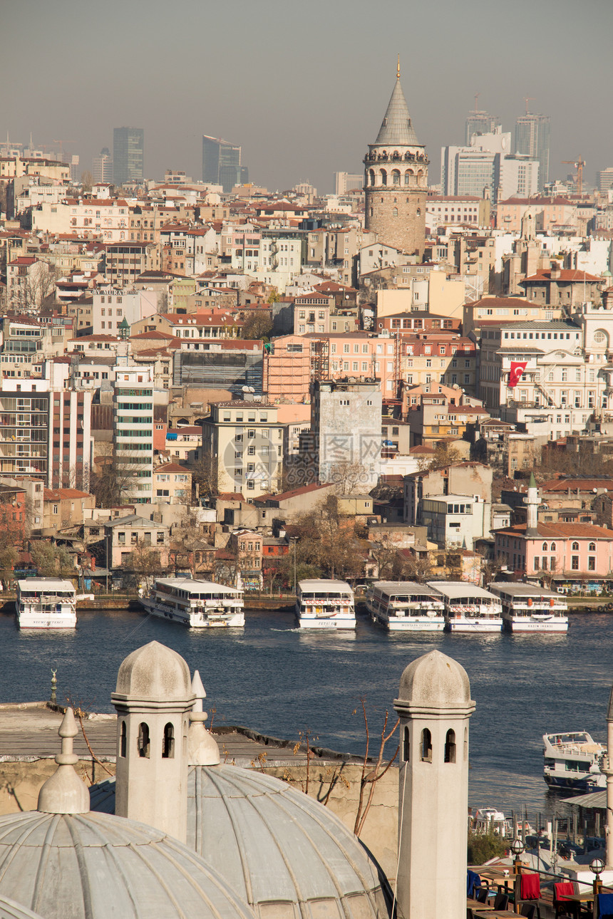 从伊斯坦布尔的金角湾看加拉塔图片