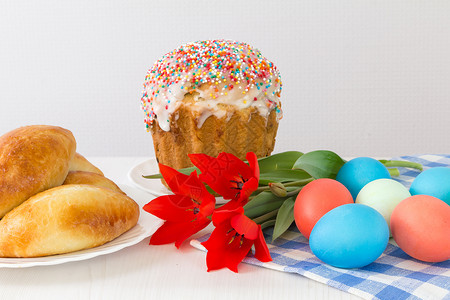 复活节鸡蛋和复活节蛋糕图片