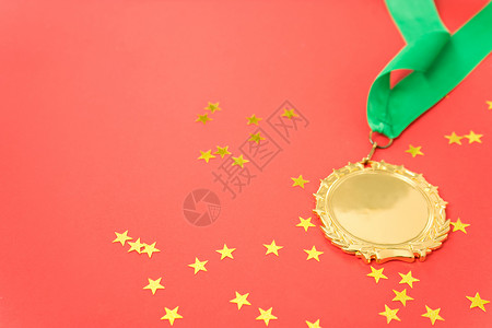 金奖章带有彩带赢或成功的图片