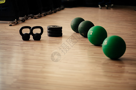 重量和药球健身背景健身和运动配件图片