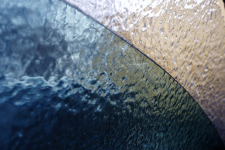 冰冻玻璃上的冰质地背景图片