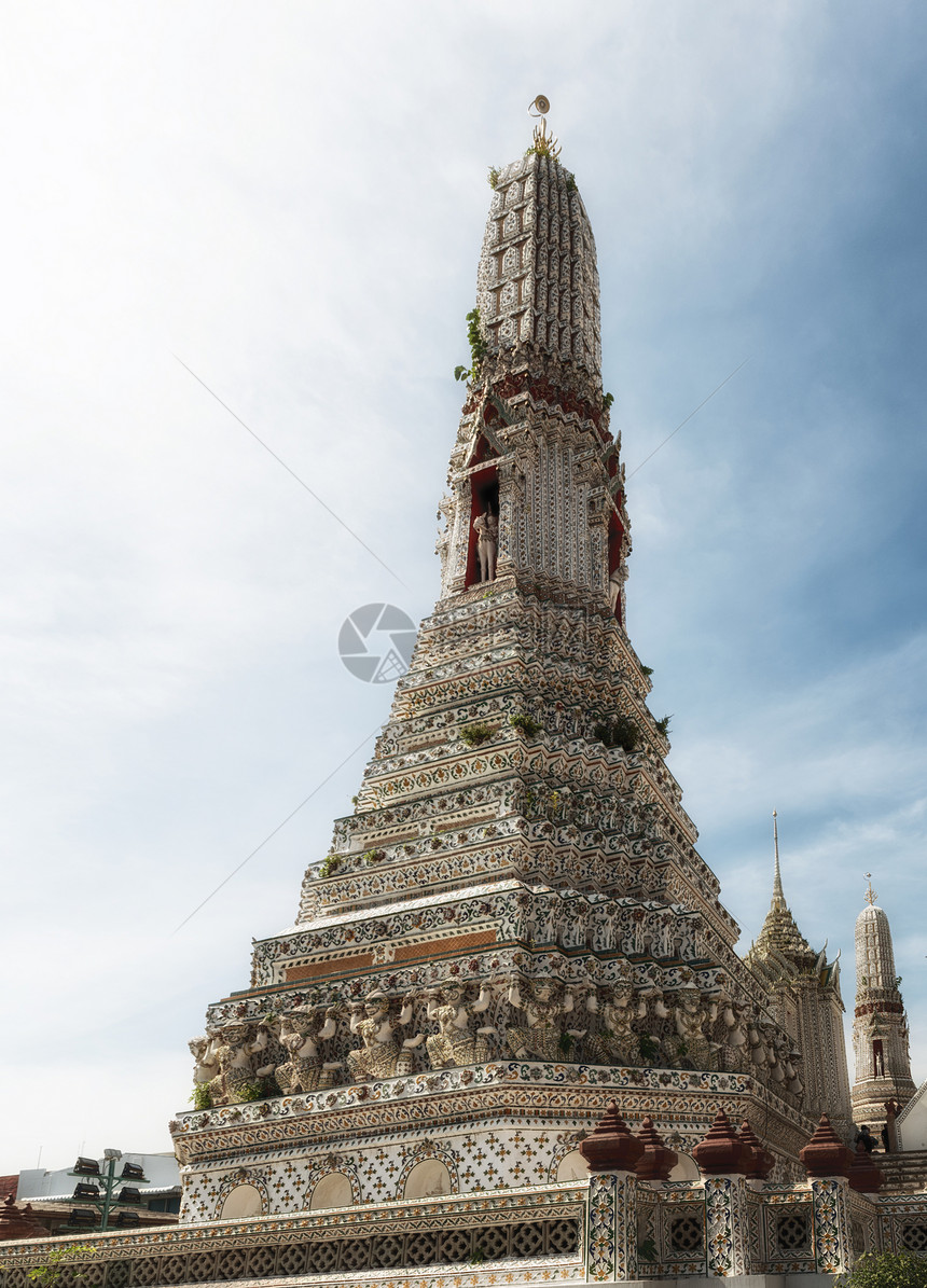 泰国曼谷ArunRatchawarararam神庙的美丽Pra图片
