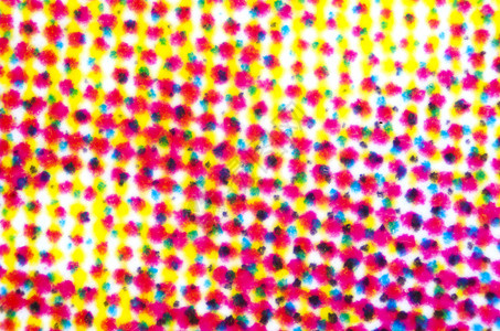 在显微镜下在白纸上打印四色CMYK青色洋红色黄和键或黑色颜过程减法混色用原色和二次背景图片