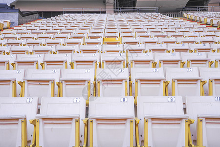 白排空座位在足球场图片