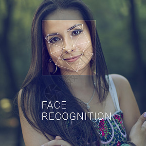 通过将网格分层和用软件计算个人数据来识别女面孔图片