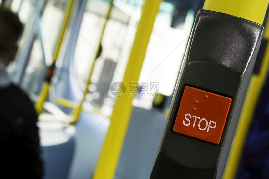 公共汽车的停止按钮图片