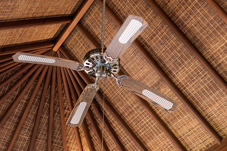 巴厘岛豪华别墅的热带冷却风扇图片