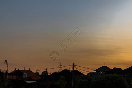 巴厘岛美丽的热带黄色天空日落图片