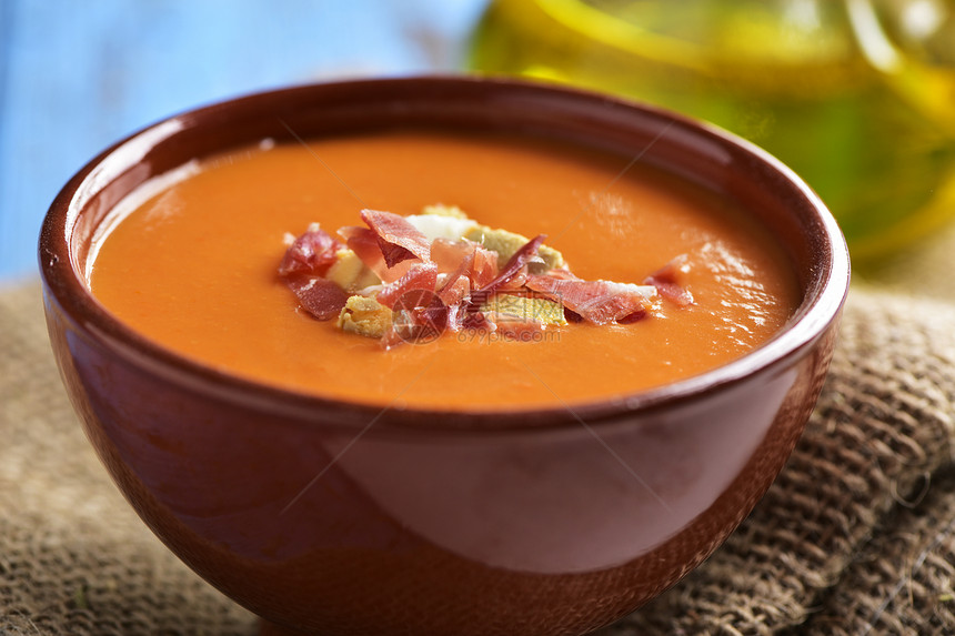 用西班牙萨莫罗荷辣酱或番茄煎蛋红茶冷番茄汤图片