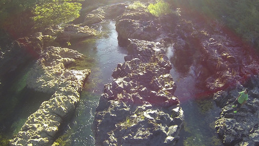 智利岩河流的空图片
