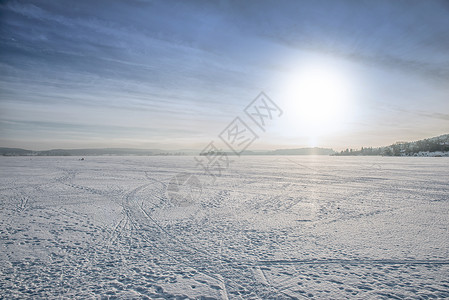 俄罗斯拉多加湖的早晨冬季景观图片
