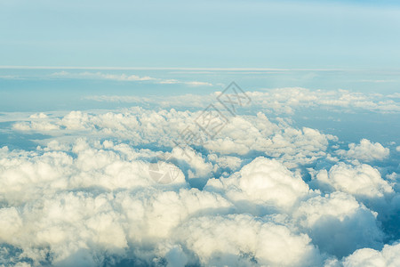 天空与早晨云彩大气背景图片