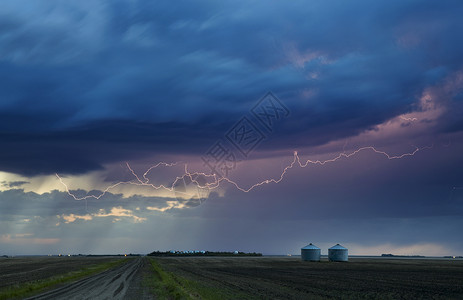 加拿大农村闪电风暴加拿大公图片