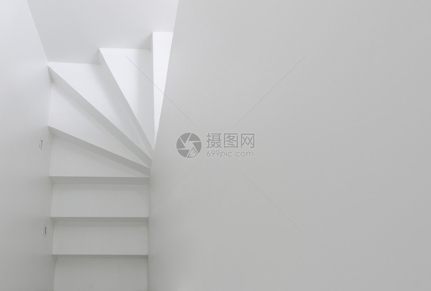 白色楼梯向上顶视图图片