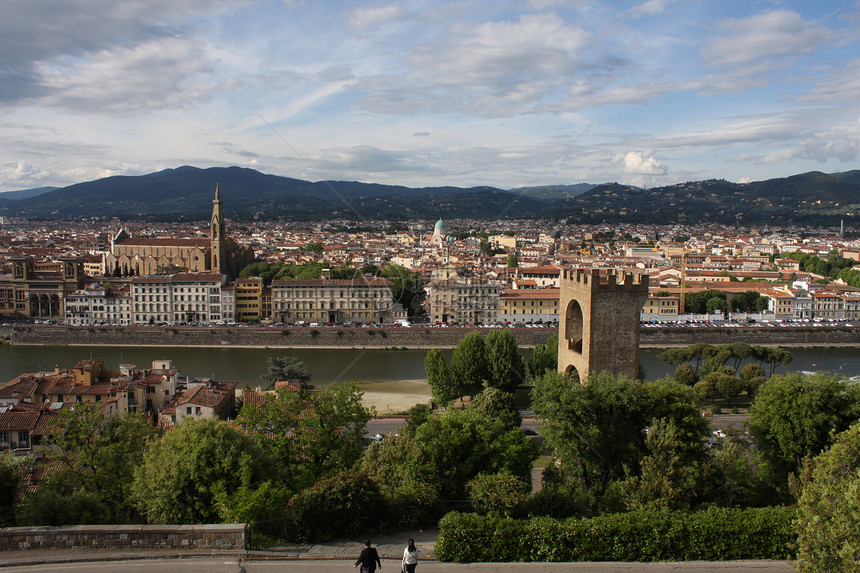 佛罗伦萨意大利的全景与城市河流意图片