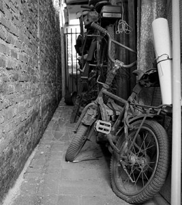 旧自行车生锈图片