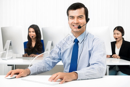呼叫中心客户服务工作人员图片