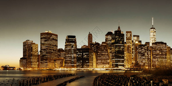 纽约市中心天线全景黄昏时有码头图片