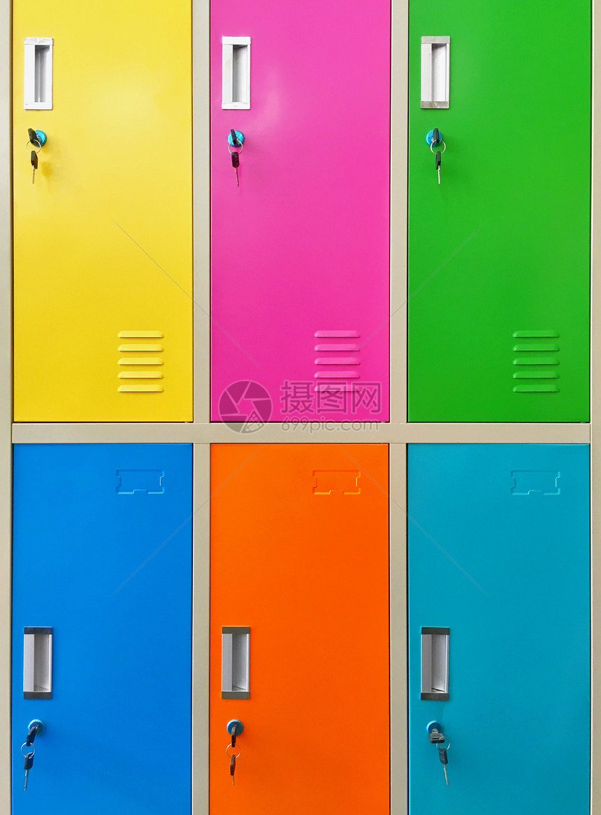 多彩的新储物柜门图片