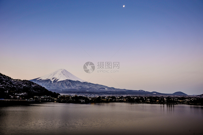 秋天的富士山河口湖雪景图片