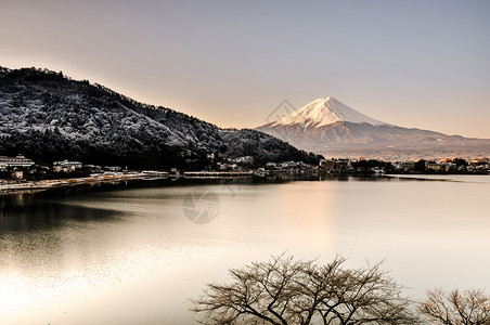 秋天的富士山河口湖雪景图片