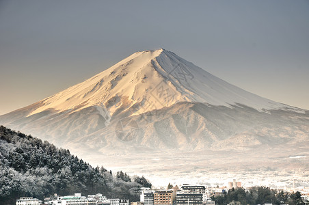 秋天的富士山河口湖雪景图片