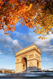 高乐法国巴黎秋天著名的TriompheArcdeTr背景