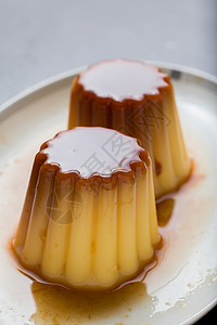Cremebrulee传统法国和意大利香草奶油甜点加焦糖图片