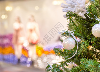 商场圣诞树装饰图片