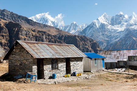 Annapurna基地营的一些石屋和建筑图片