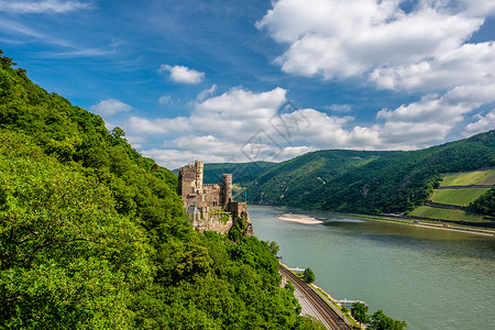 德国莱茵河谷莱茵峡谷Rheinstein城堡图片