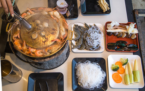 准备泰国传统烹饪美味的民族食品概念图片