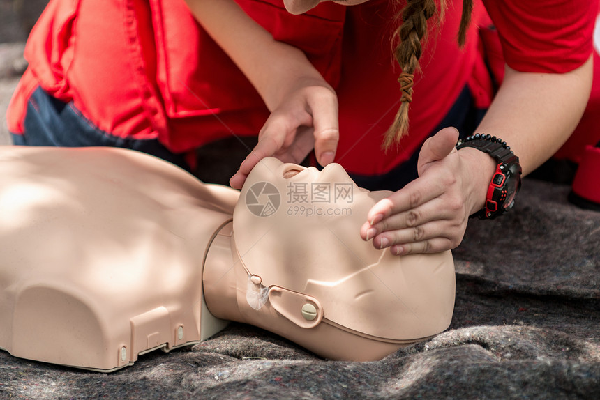 Cpr户外培训关于CPR娃图片