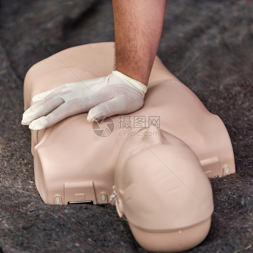 Cpr户外培训关于CPR娃图片