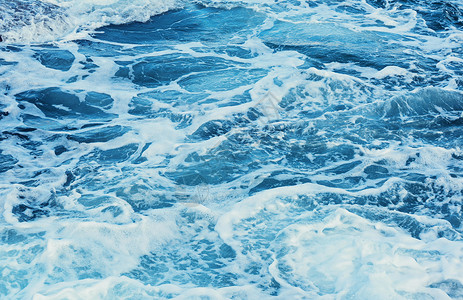 水蓝色海水自然光背景图片