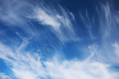 夏日正午蓝天白云图片