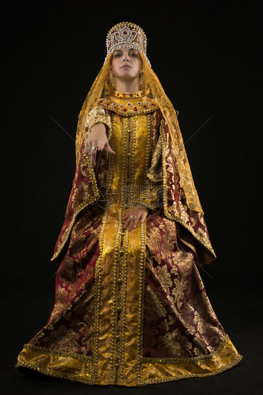 穿着历史礼服的俄罗斯王后肖像图片